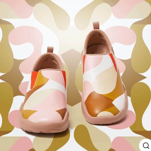2 / $40 - NEW NIB UIN Slip On Shoes Cuenca Women's Size 7 Wearable Art NWT $240 - Picture 1 of 15